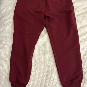 Women's Figs Zamora jogger Burgundy scrub pants